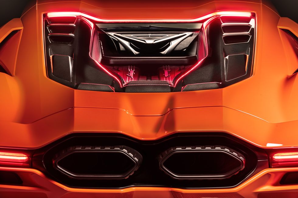 Lamborghini revuelto