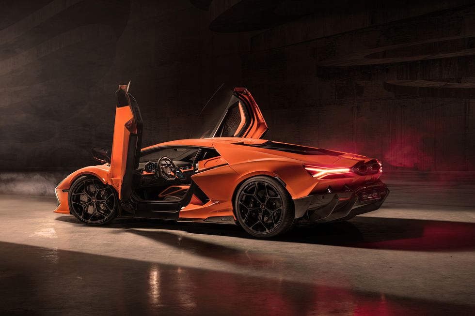 Lamborghini revuelto